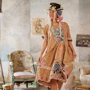 🔥🌸MAGNOLIA PEARL FLORAL APPLIQUÉ TAIGI DRESS NWT🌸🔥